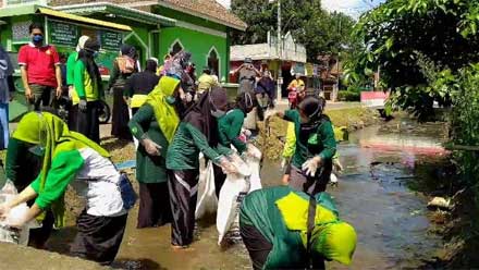 Kegiatan Bank Sampah Desa Sidomulyo